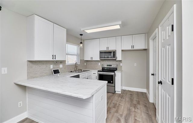 121 Falcon Way, Winfield, MO 63389