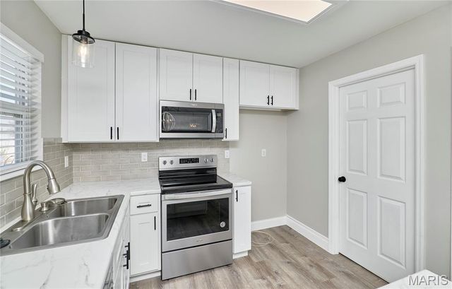 121 Falcon Way, Winfield, MO 63389