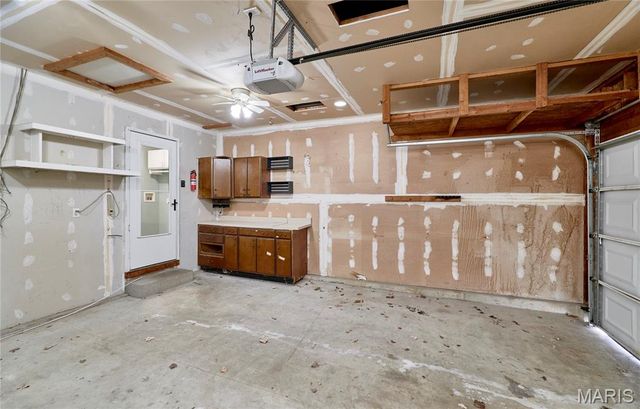 121 Falcon Way, Winfield, MO 63389