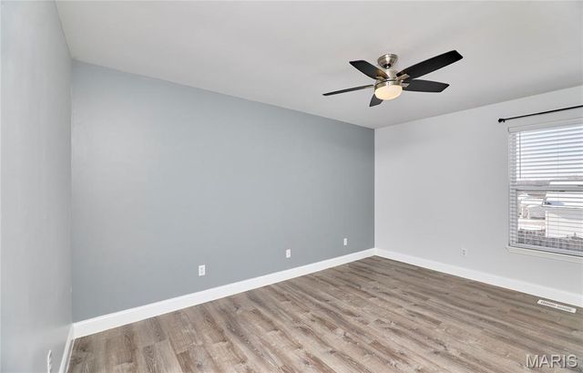 121 Falcon Way, Winfield, MO 63389