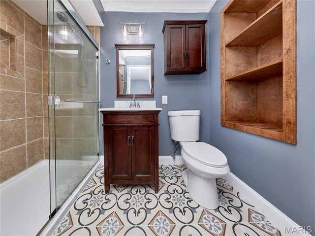 121 Falcon Way, Winfield, MO 63389