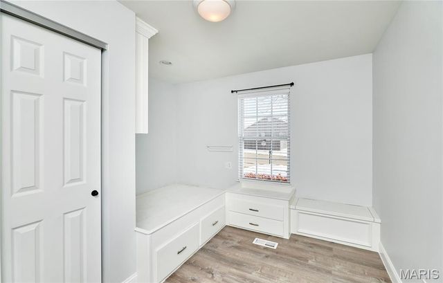 121 Falcon Way, Winfield, MO 63389