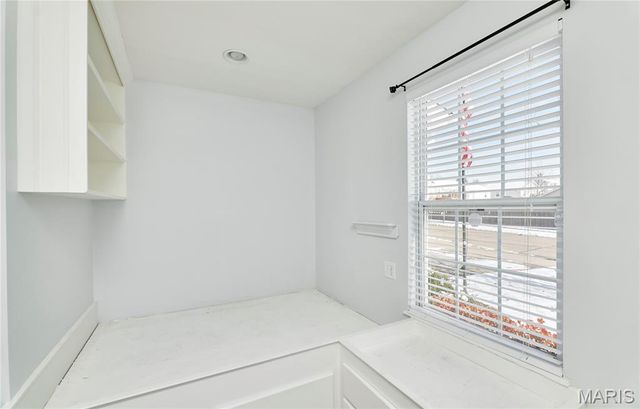 121 Falcon Way, Winfield, MO 63389