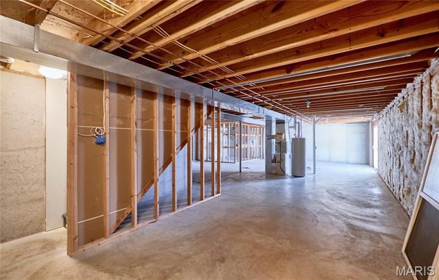 121 Falcon Way, Winfield, MO 63389