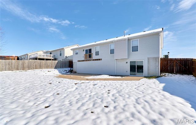 121 Falcon Way, Winfield, MO 63389