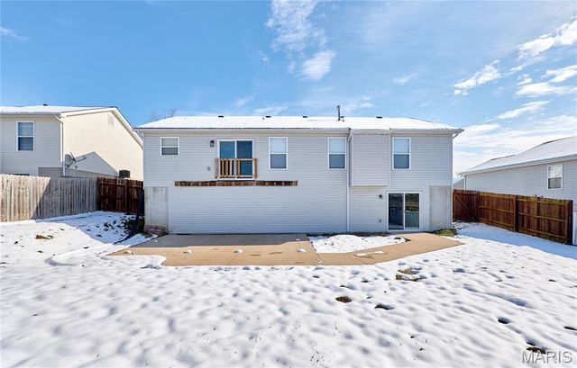 121 Falcon Way, Winfield, MO 63389