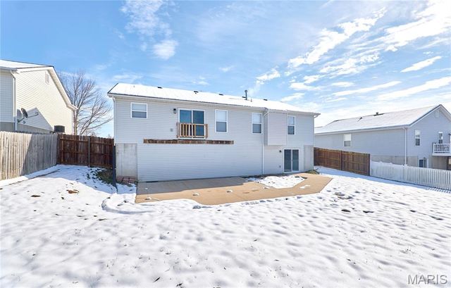 121 Falcon Way, Winfield, MO 63389