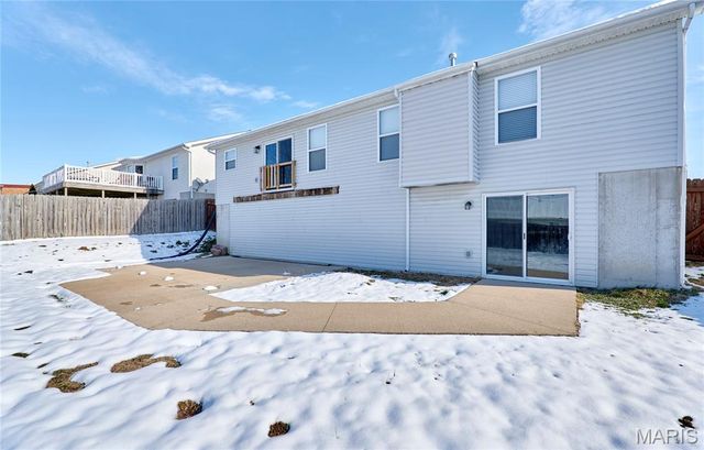 121 Falcon Way, Winfield, MO 63389