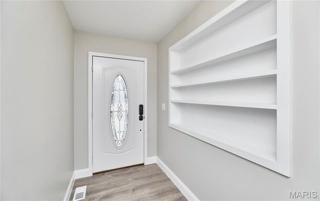 121 Falcon Way, Winfield, MO 63389