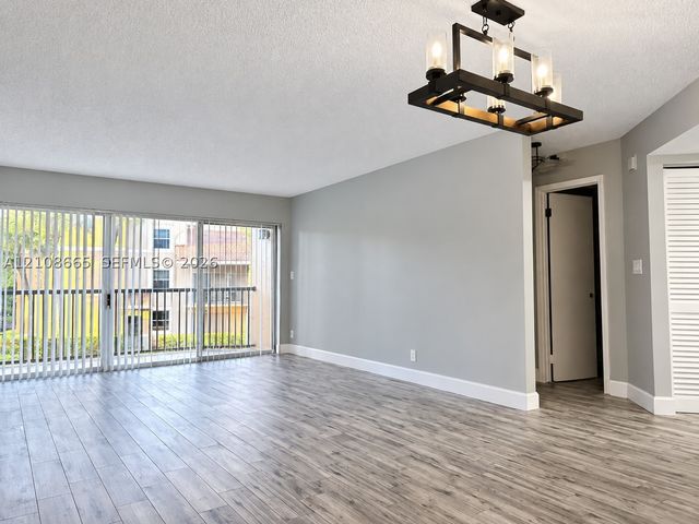 8955 Wiles Rd 204, Coral Springs, FL 33067