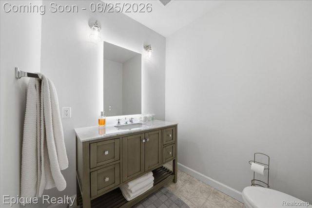 114 Bellevue Avenue, Lake Orion Village, MI 48362