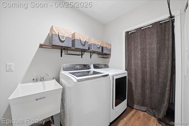 114 Bellevue Avenue, Lake Orion Village, MI 48362