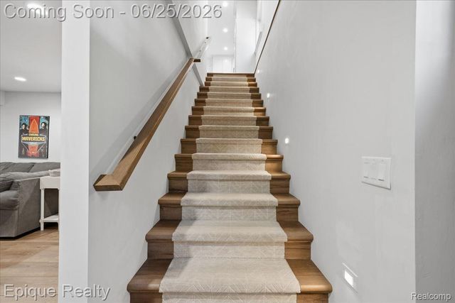 114 Bellevue Avenue, Lake Orion Village, MI 48362