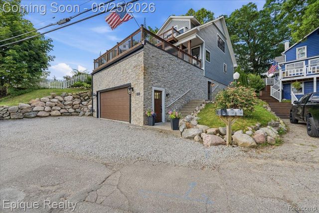 114 Bellevue Avenue, Lake Orion Village, MI 48362