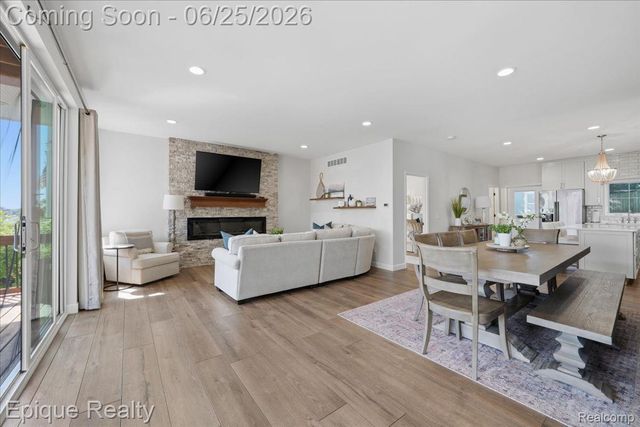 114 Bellevue Avenue, Lake Orion Village, MI 48362