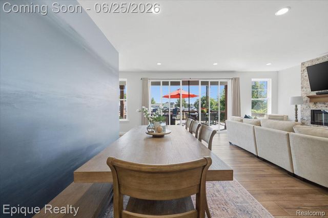 114 Bellevue Avenue, Lake Orion Village, MI 48362