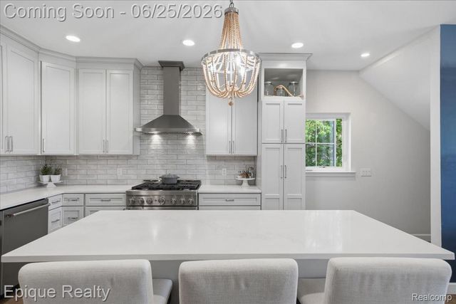 114 Bellevue Avenue, Lake Orion Village, MI 48362