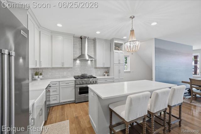 114 Bellevue Avenue, Lake Orion Village, MI 48362