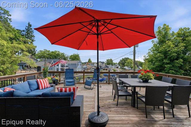 114 Bellevue Avenue, Lake Orion Village, MI 48362