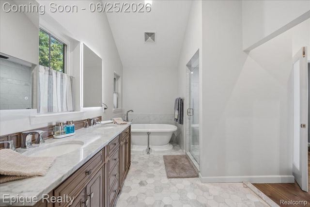 114 Bellevue Avenue, Lake Orion Village, MI 48362