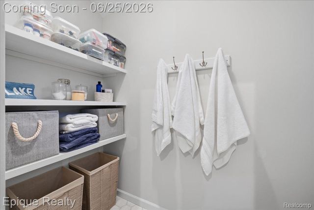 114 Bellevue Avenue, Lake Orion Village, MI 48362