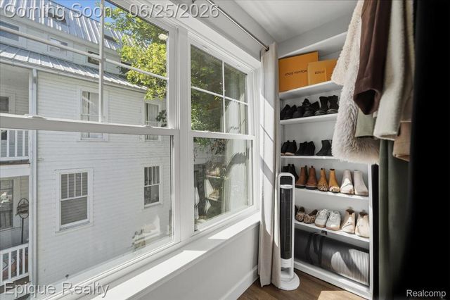 114 Bellevue Avenue, Lake Orion Village, MI 48362