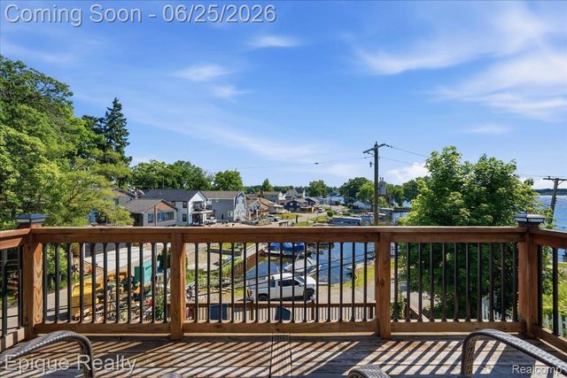 114 Bellevue Avenue, Lake Orion Village, MI 48362