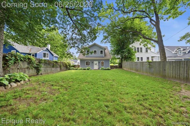 114 Bellevue Avenue, Lake Orion Village, MI 48362