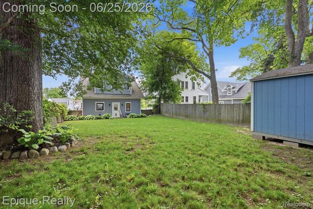 114 Bellevue Avenue, Lake Orion Village, MI 48362