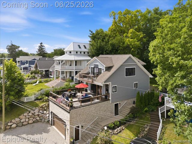 114 Bellevue Avenue, Lake Orion Village, MI 48362