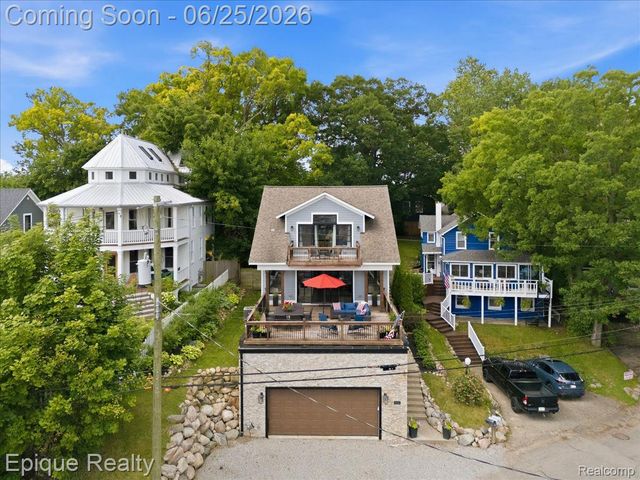 114 Bellevue Avenue, Lake Orion Village, MI 48362