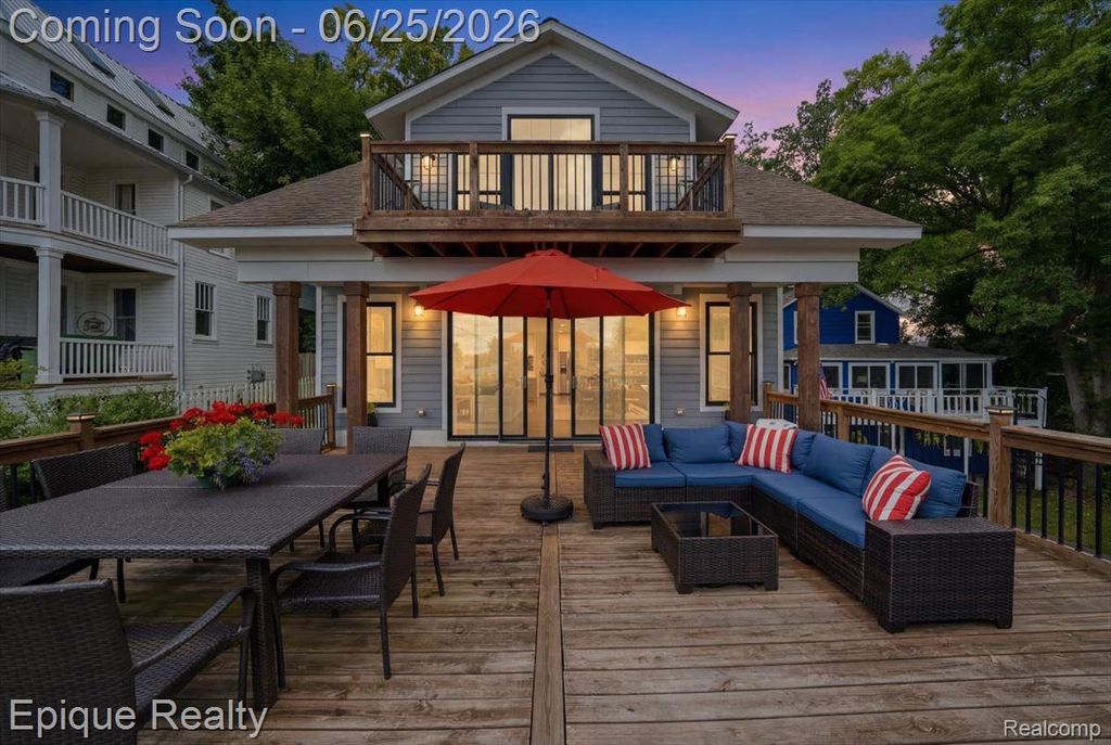 114 Bellevue Avenue, Lake Orion Village, MI 48362