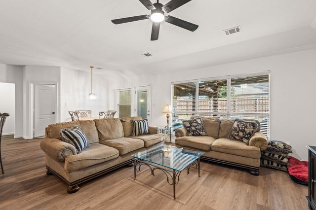 205 Crepe Myrtle Lane, Murphy, TX 75094