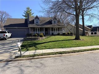 424 Brookside Avenue, Liberty, MO 64060