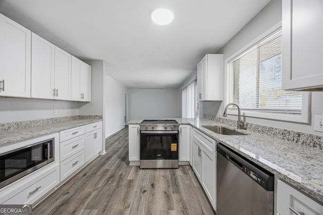 2494 Fairway Circle SW, Atlanta, GA 30331