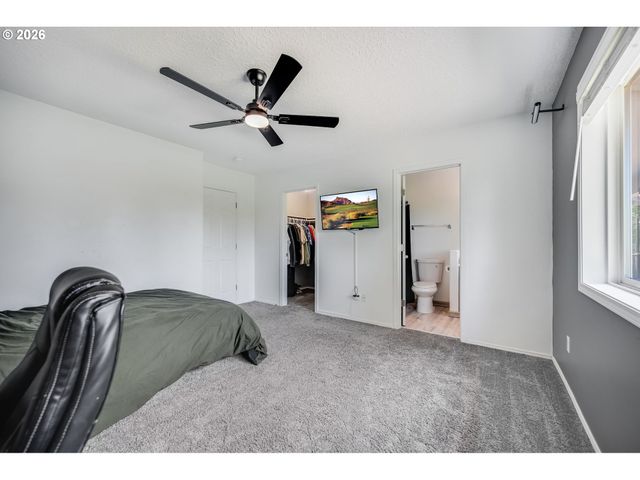 35616 Nw FAIRCHILD Dr, Woodland, WA 98674