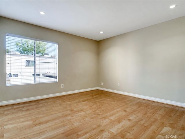 18350 Hatteras 123, Tarzana, CA 91356