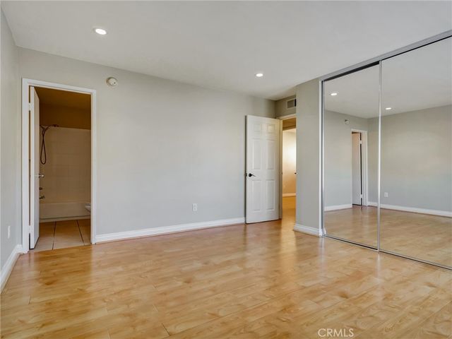 18350 Hatteras 123, Tarzana, CA 91356