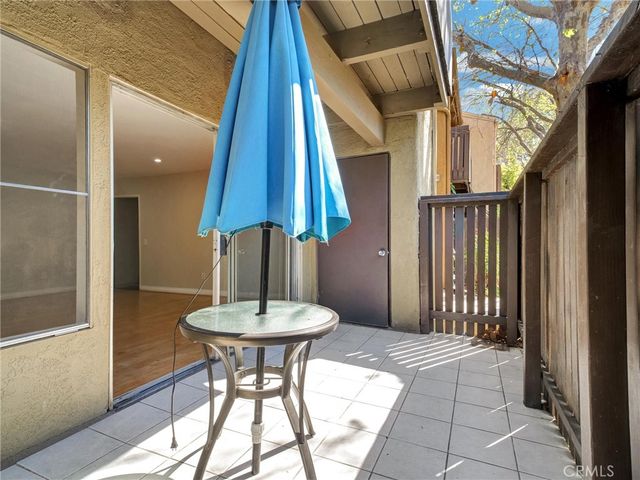 18350 Hatteras 123, Tarzana, CA 91356