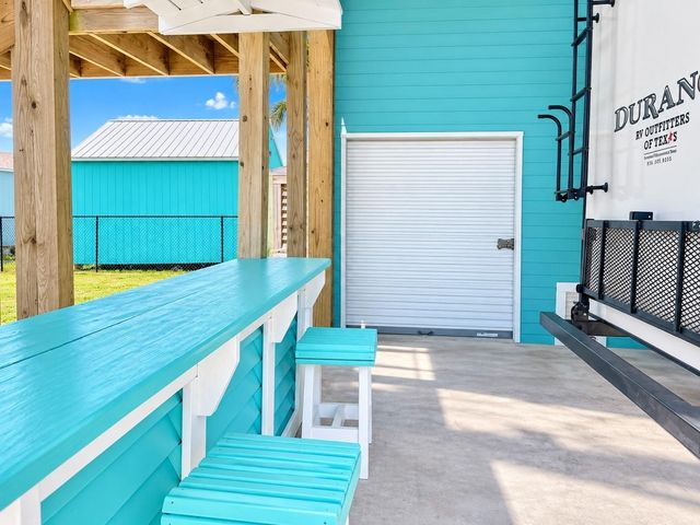953 Meynig Drive, Crystal Beach, TX 77650