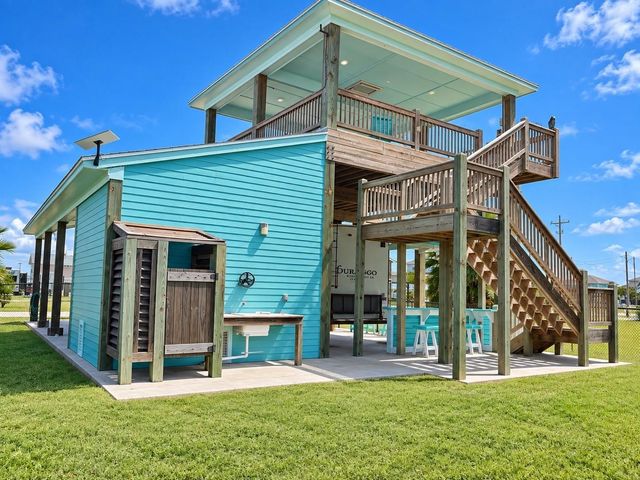 953 Meynig Drive, Crystal Beach, TX 77650
