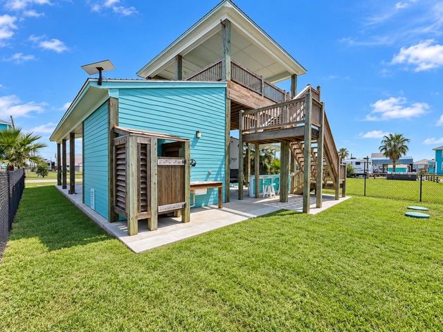 953 Meynig Drive, Crystal Beach, TX 77650