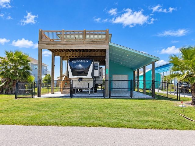 953 Meynig Drive, Crystal Beach, TX 77650