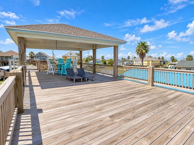 953 Meynig Drive, Crystal Beach, TX 77650