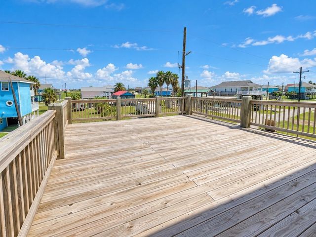 953 Meynig Drive, Crystal Beach, TX 77650