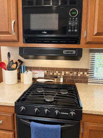 953 Meynig Drive, Crystal Beach, TX 77650
