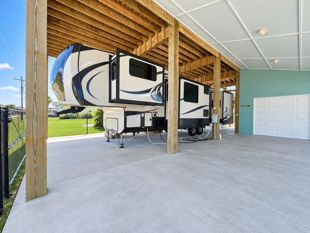 953 Meynig Drive, Crystal Beach, TX 77650