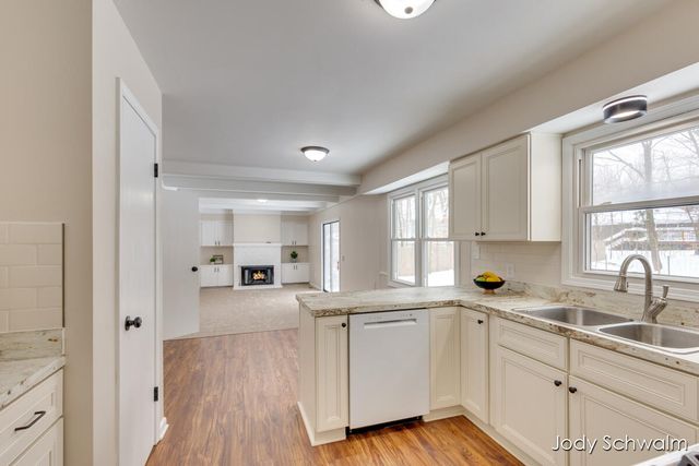 2275 Embro Drive Se, City Of Kentwood, MI 49508