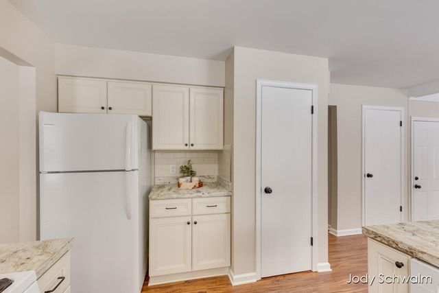 2275 Embro Drive Se, City Of Kentwood, MI 49508