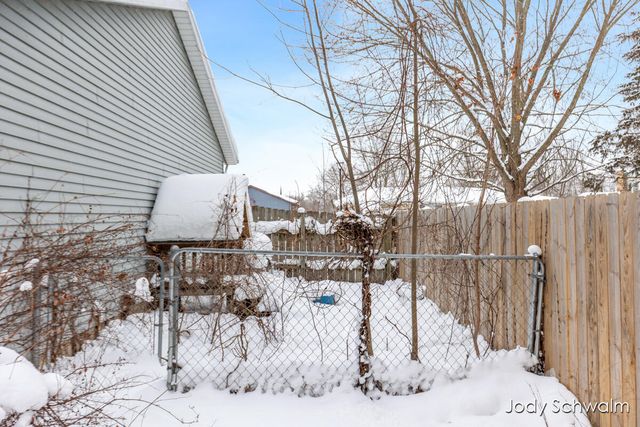 2275 Embro Drive Se, City Of Kentwood, MI 49508